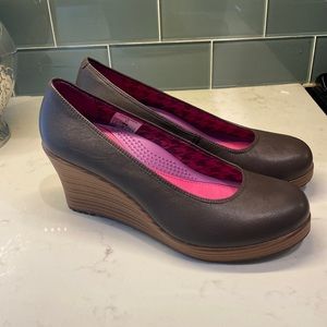 Crocs A-Leigh Closed Toe Leather Wedge Heel